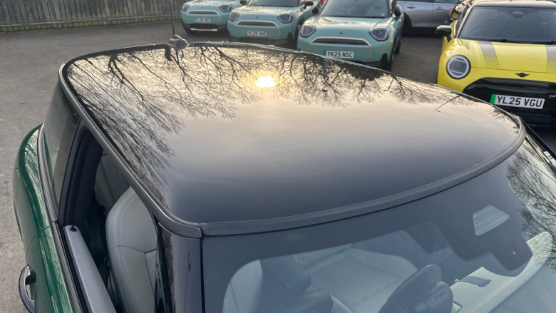 MINI Cooper 1.5 C Exclusive 3dr Auto Petrol Hatchback